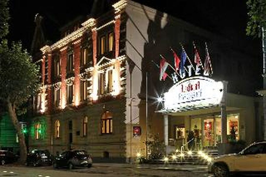 photo-1