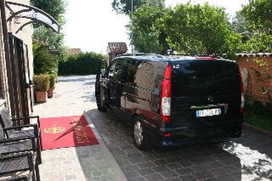 photo-1