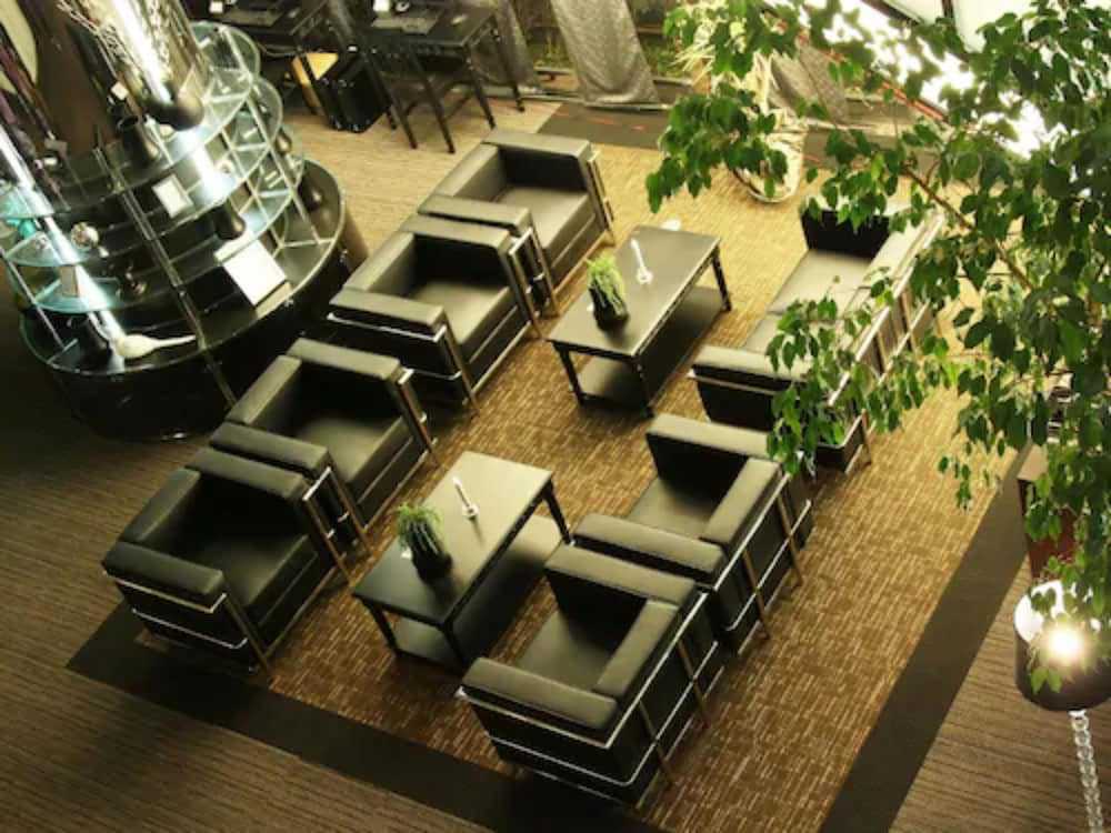 Sitting area (lobby)