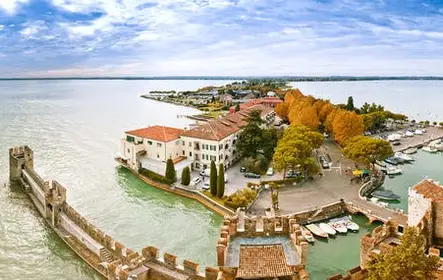 Passeio de barco pela Península de Sirmione