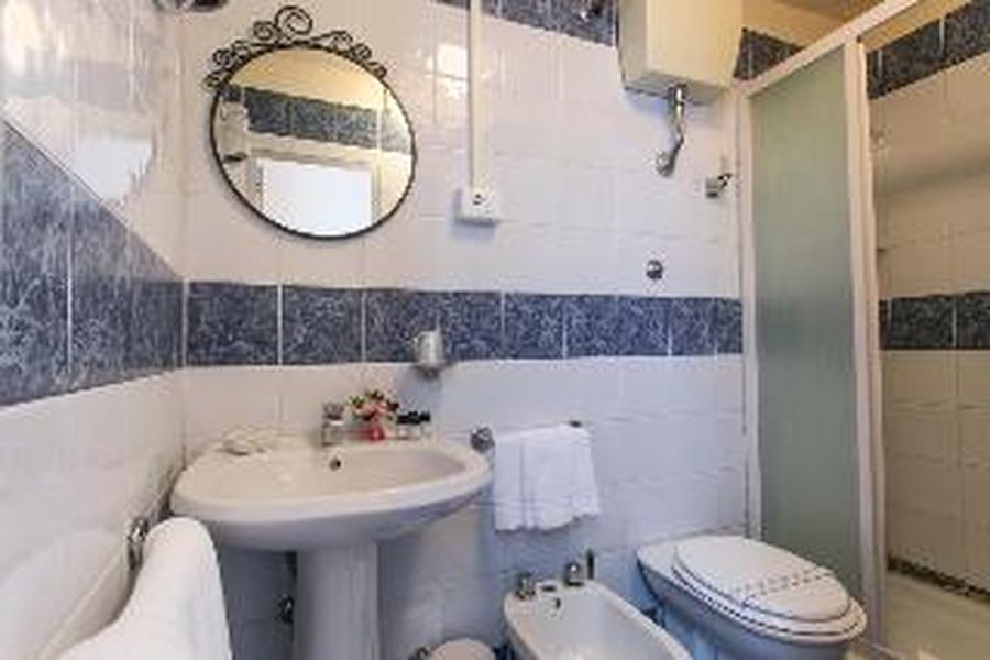 photo-0